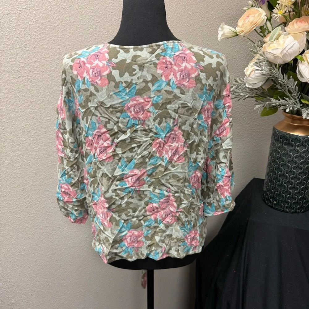 Ariat Floral Camo Tie Front V Neck Top Western Boho Blouse - Picture 3 of 8